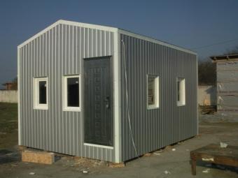 Побутівка виготовлена з сип панелі 245