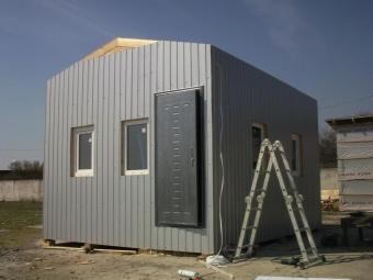 Побутівка виготовлена з сип панелі 8