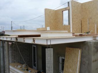 Надбудова 2-го поверху за канадською технологією, перекриття, дах і стіни з сіп панелей 1