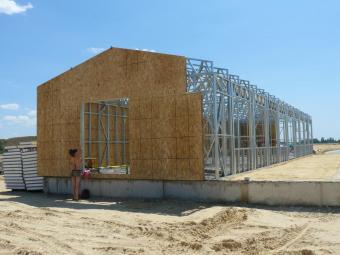 Ангар облаштований СіП панелями 3