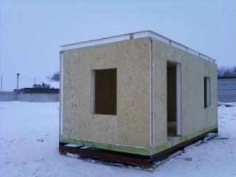 Побутівка виготовлена з sip панелі 1
